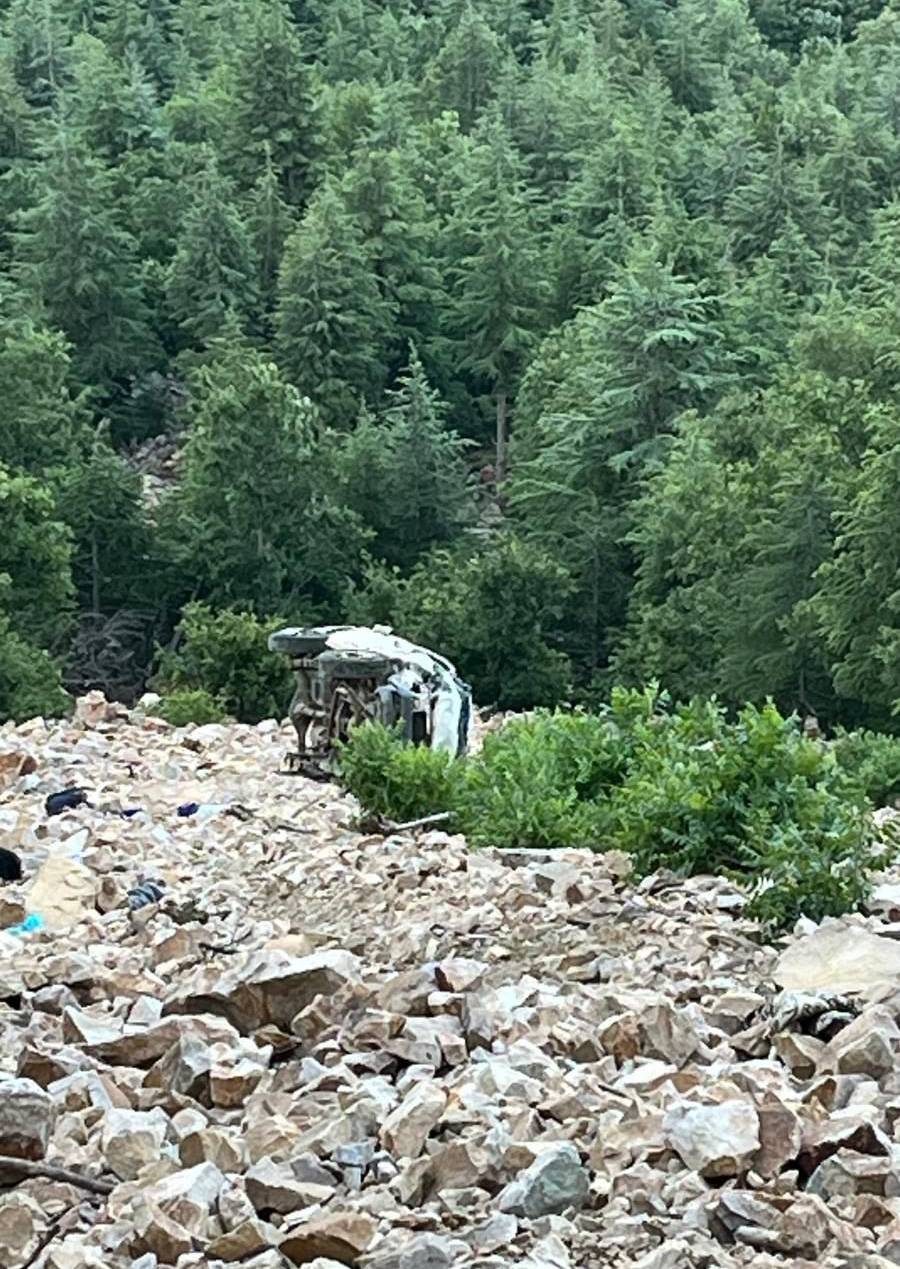 Yayla yolunda feci kaza: 3 ölü, 1 çocuk yaralı 6
